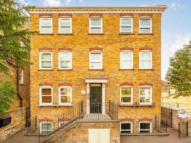 Apartment for rent in London Borough of Ealing, Greater London