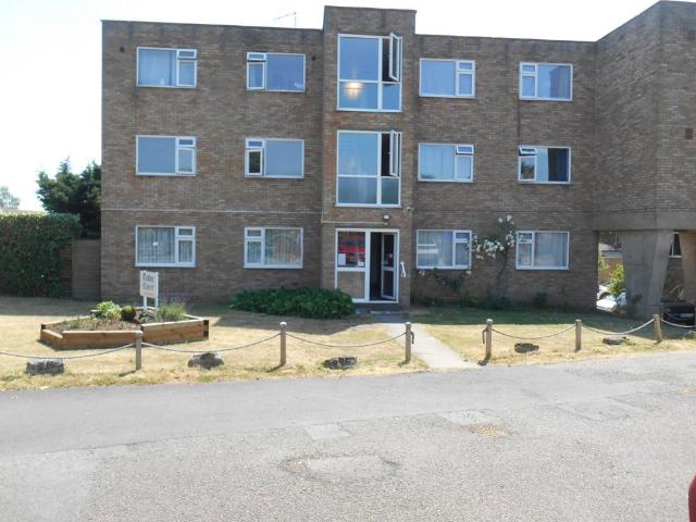 Flat for rent in Batchworth