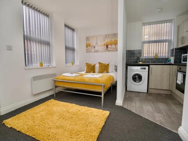Flat for rent in Ball Hill, West Midlands