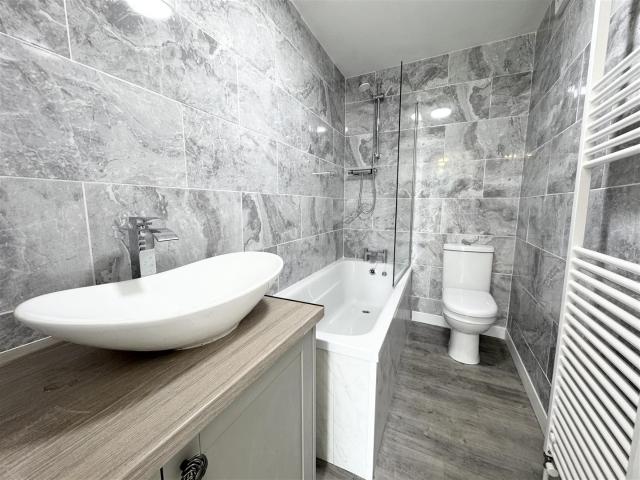 Flat for rent in Pontardawe, Trebanos