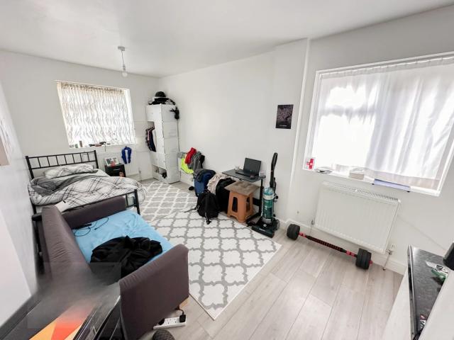Flat for rent in Edmonton, Greater London