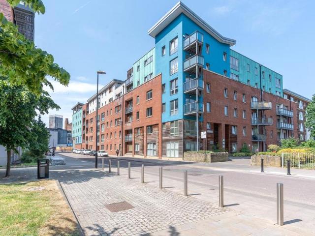 Flat for rent in The Dings, Bristol