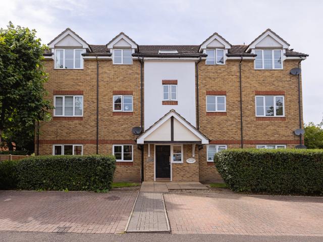 Flat for rent in Fleet, Hart