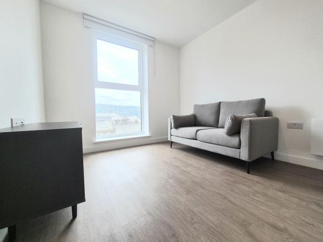 Flat for rent in Woolshops, Calderdale