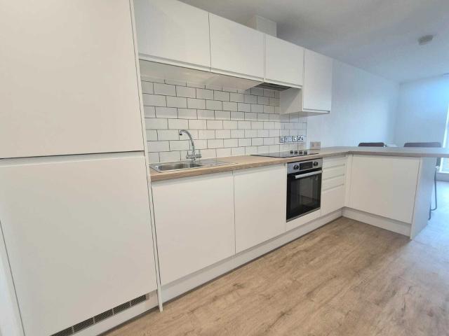 Flat for rent in Woolshops, Calderdale