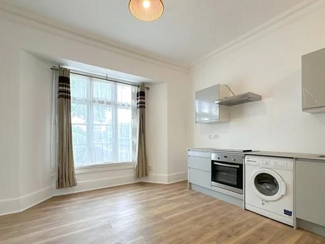 Flat for rent in London Borough of Lewisham, Forest Hill