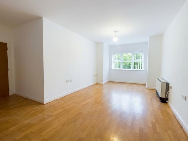 Flat for rent in Stretford, Trafford