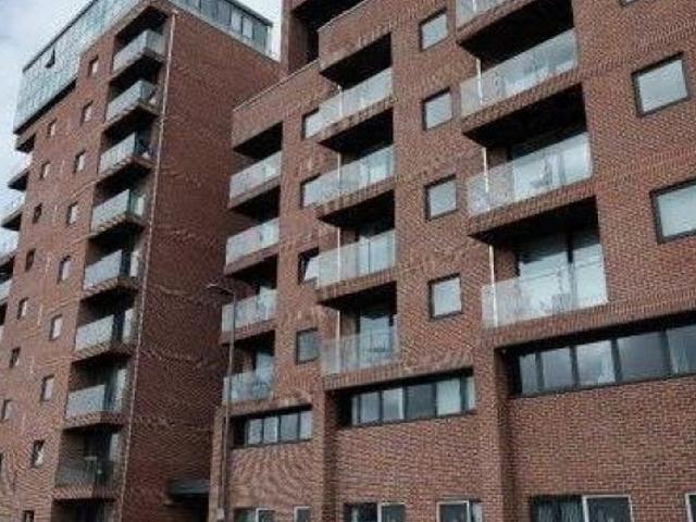 Flat for rent in Chinatown, Calderstones