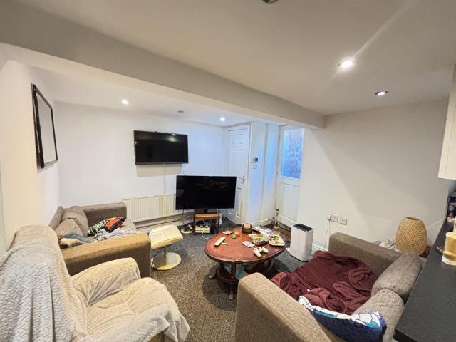 Flat for rent in Burley, West Yorkshire