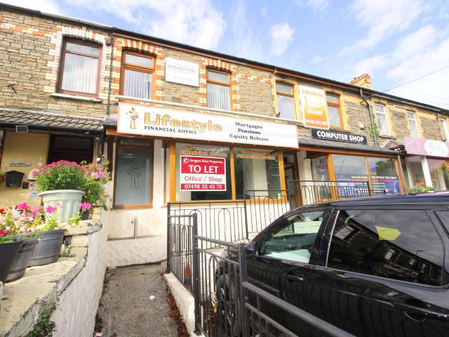 Flat for rent in Llantrisant, Talbot Green