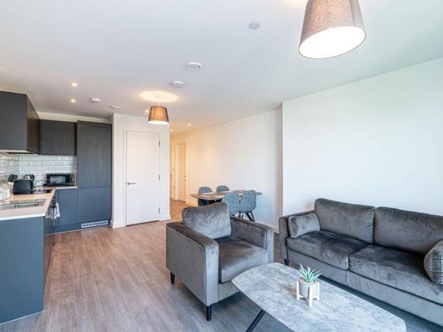 Flat for rent in Gorse Hill, Trafford Park