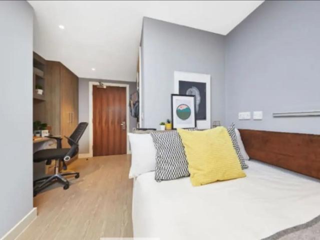 Flat for rent in The Park, City of Nottingham