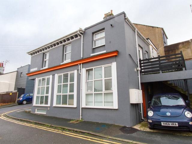 Flat for rent in Hanover & Queen's Park, Brighton