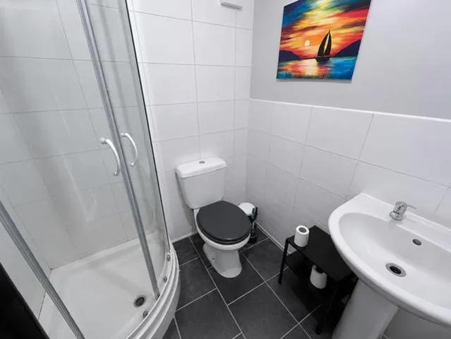 Flat for rent in Caldermill, East Midlands