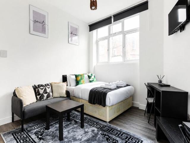 Flat for rent in London Borough of Lewisham, Deptford