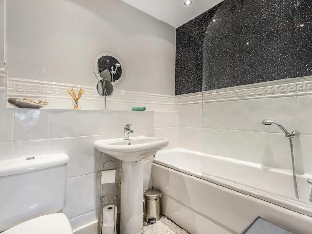 Flat for rent in Midway, Kent