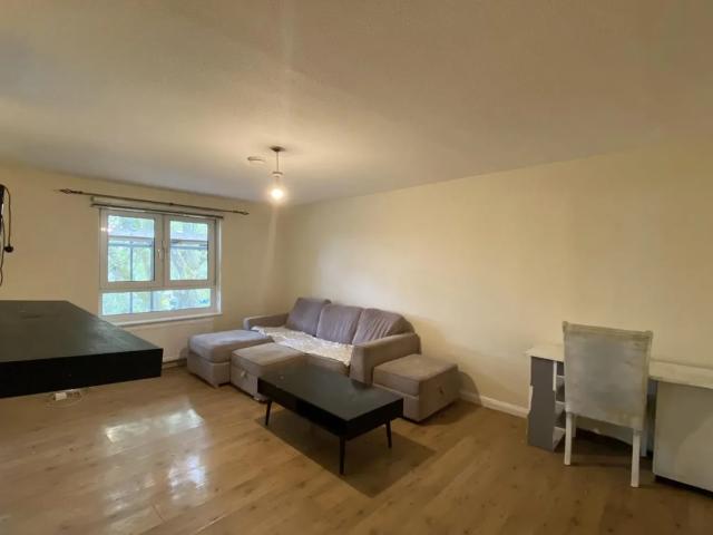 Flat for rent in Silvertown, Greater London