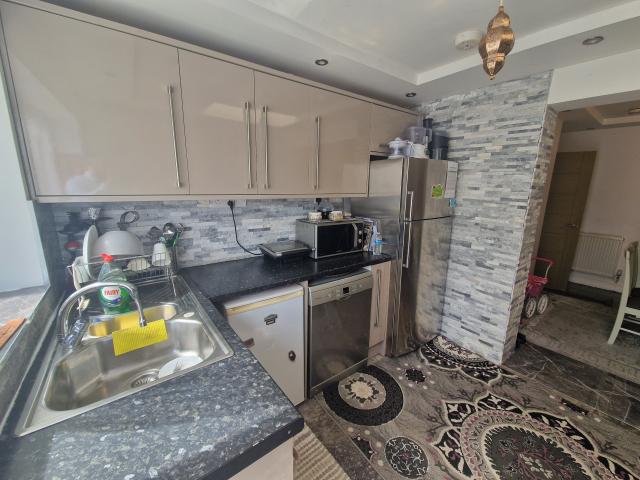 Flat for rent in St Albans, Five Acres