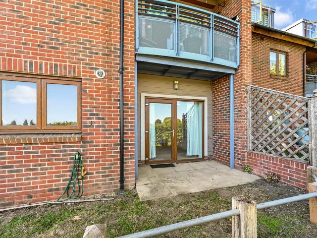 Flat for rent in Bosham, Chichester
