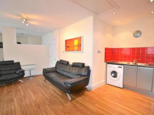 Flat for rent in Cavern Quarter, Calderstones