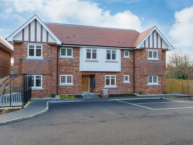 Flat for rent in High Wycombe Community Board, High Wycombe