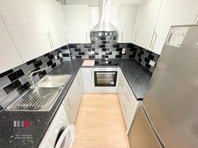 Flat for rent in Ponders End, Greater London