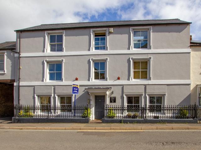 Flat for rent in Black Bourton, Oxfordshire