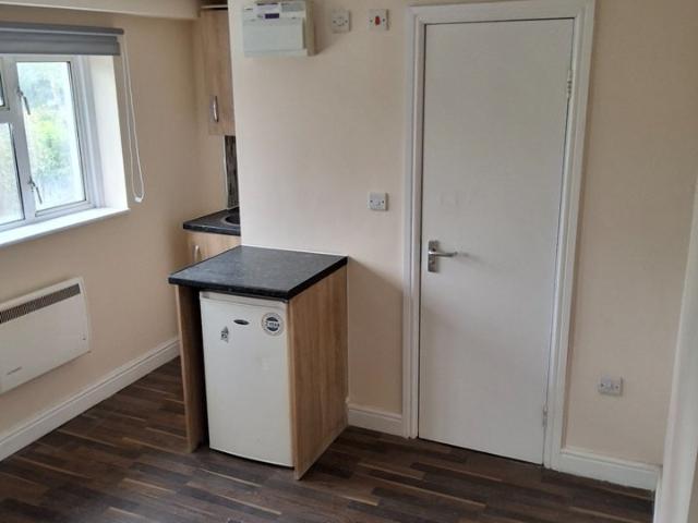 Flat for rent in London Borough of Hounslow, Hanworth