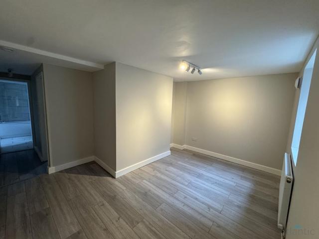 Flat for rent in Highams Park, Greater London