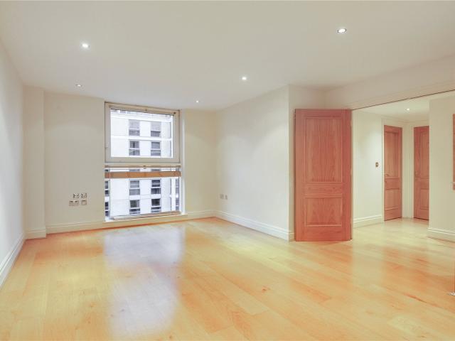 Flat for rent in Imperial Wharf, Greater London