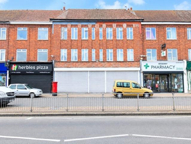 Flat for rent in Laleham, Spelthorne