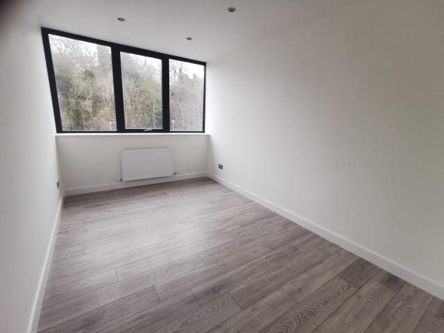 Flat for rent in Dixons Green, West Midlands