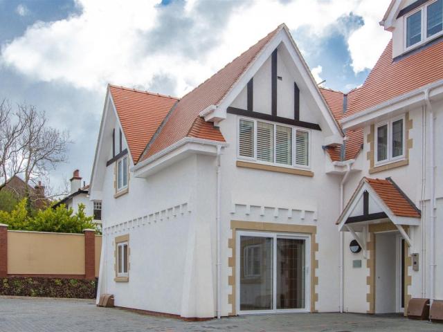 Flat for rent in Falcon Lodge, Wales