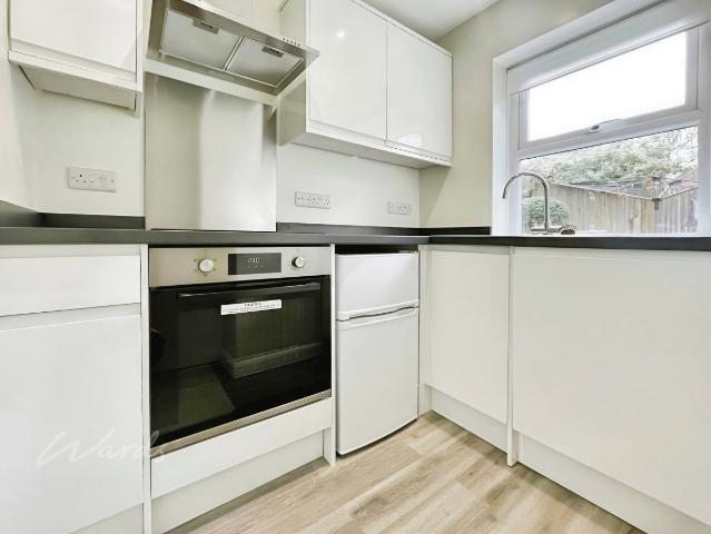 Flat for rent in Brook Street, Bourne Vale