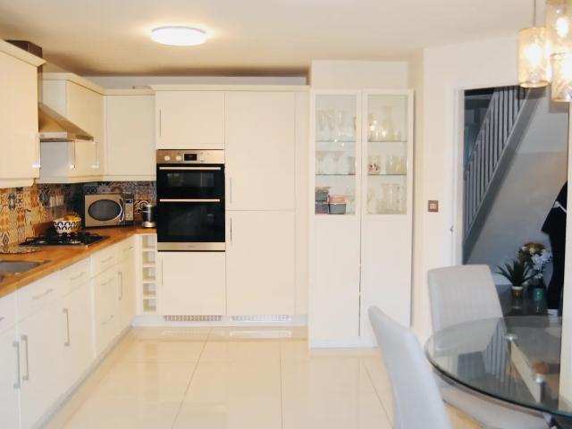 Flat for rent in Great and Little Preston, West Yorkshire