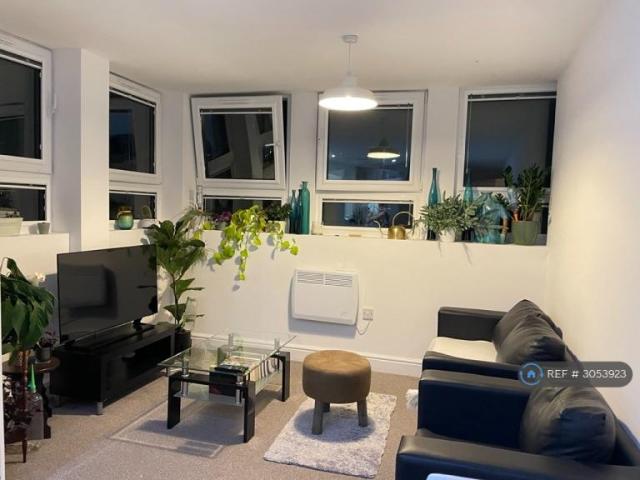 Flat for rent in Sale, Trafford
