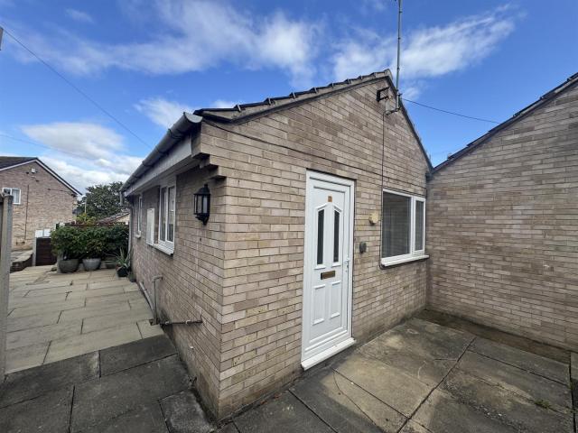 Flat for rent in Normanton and Altofts, Altofts