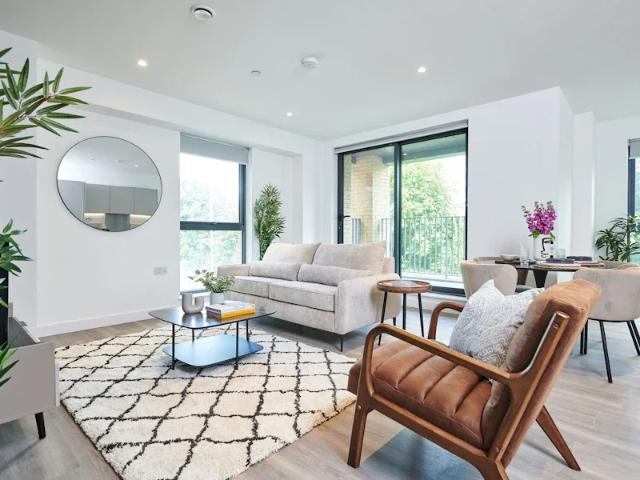 Flat for rent in Holloway Hill, Fole