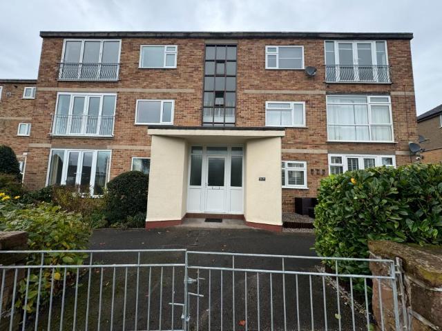 Flat for rent in Heswall, Wirral