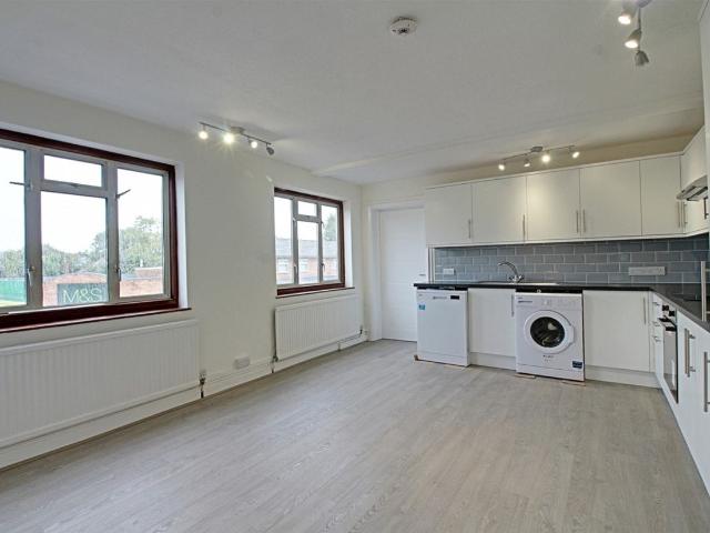 Flat for rent in Wooburn, Bourne End