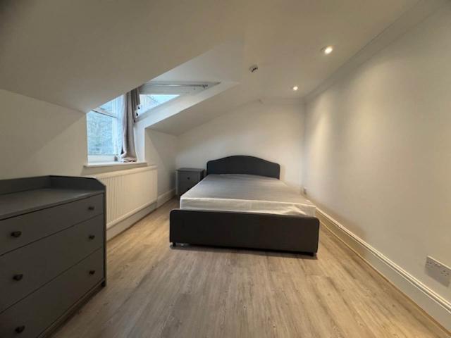 Flat for rent in Plasnewydd, Falcon Lodge