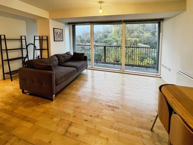 Flat for rent in Richmond Hill, West Yorkshire