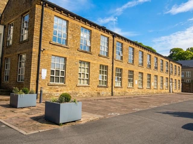 Flat for rent in Highburton, West Yorkshire