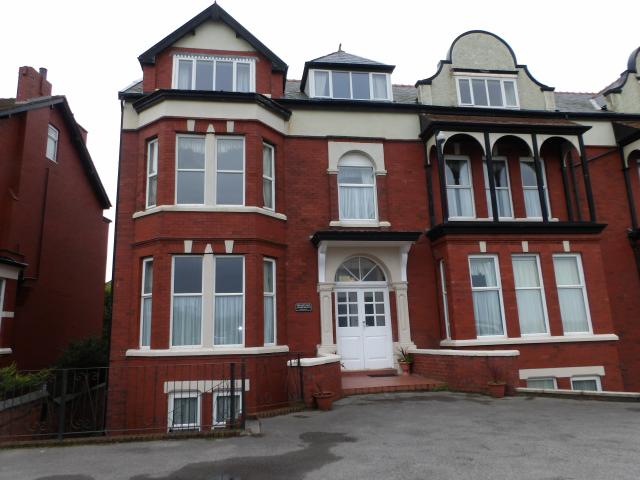 Flat for rent in Southport, Sefton