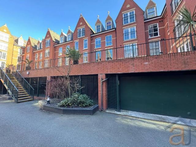 Flat for rent in Southport, Sefton