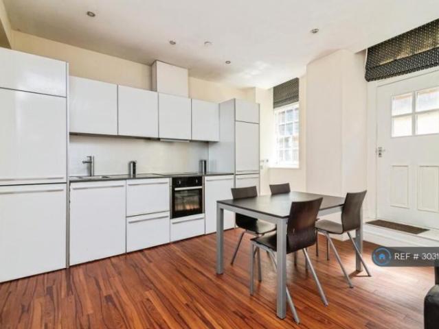 Flat for rent in The Park, City of Nottingham
