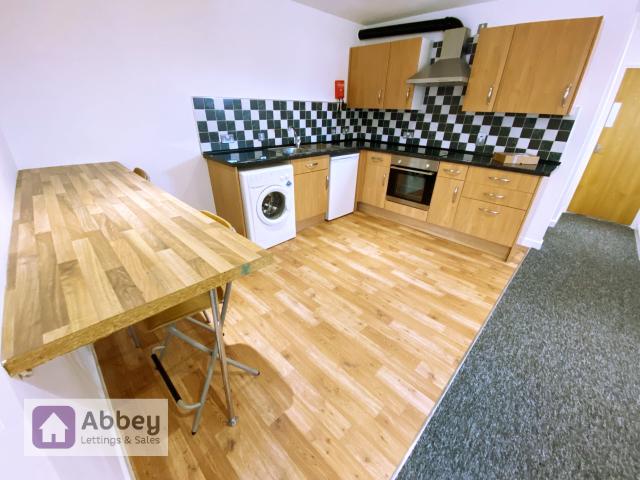 Flat for rent in Elmfield, Leicestershire
