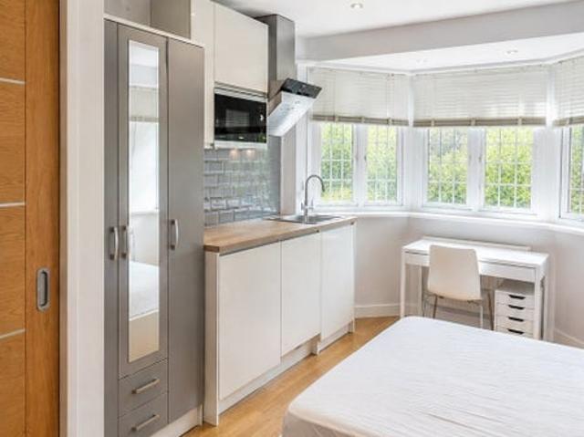 Flat for rent in Winchmore Hill, Greater London