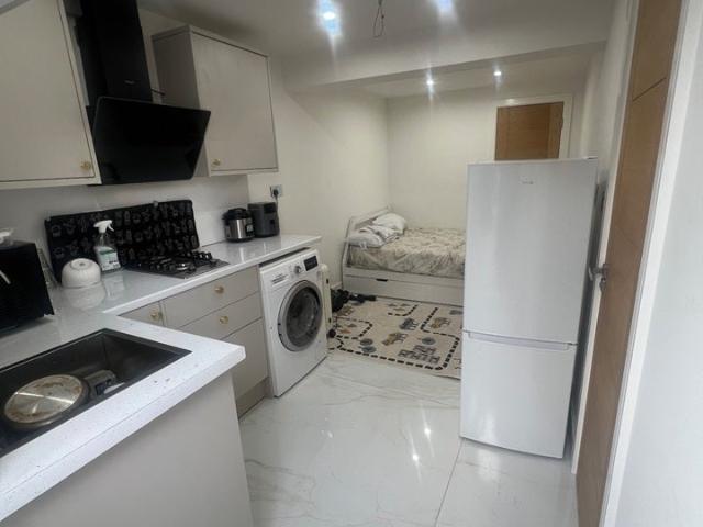 Flat for rent in Slough