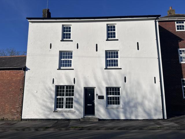 Flat for rent in Milborne St Andrew, East Dorset